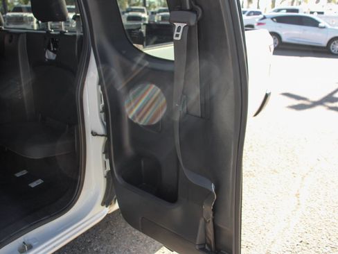 Used 2022 Nissan Frontier S image 19