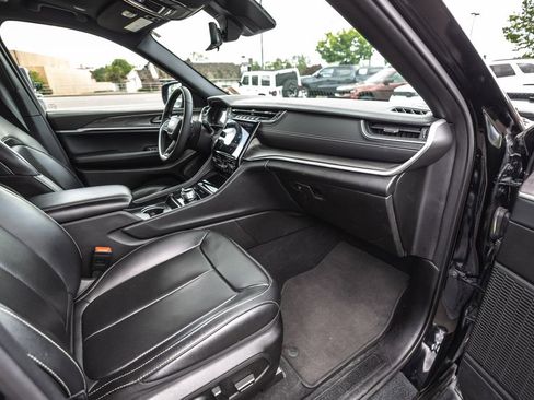 Used 2024 Jeep Grand Cherokee Limited w/ Luxury Tech Group II AWD/4WD image 27