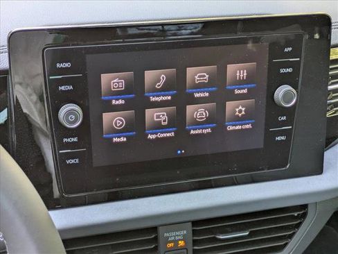 New 2026 Volkswagen Jetta SE FWD image 12