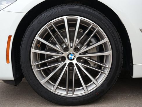 Used 2019 BMW 530i w/ Convenience Package image 30