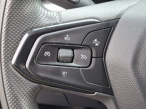 Used 2024 Chevrolet Trax LT FWD image 22