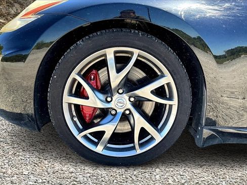 Used 2014 Nissan 370Z Touring w/ Sport Package image 9