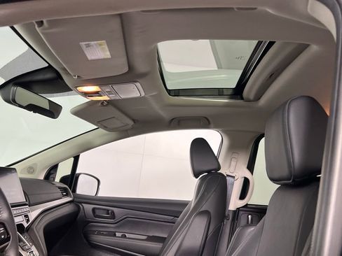 Used 2025 Honda Odyssey EX-L image 23
