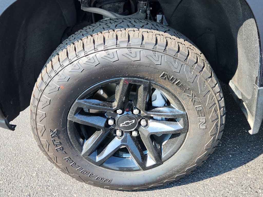 Used 2020 Chevrolet Silverado 1500 LT Trail Boss AWD/4WD image 23