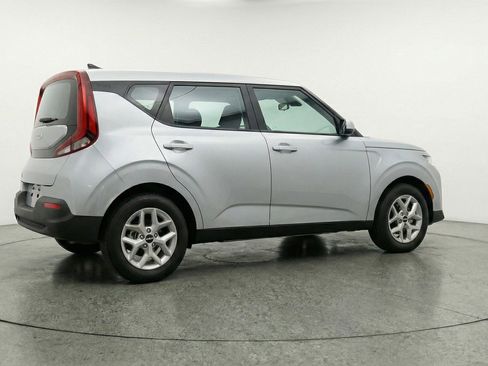 Used 2025 Kia Soul LX w/ LX Technology Package image 9