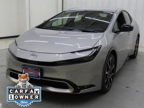 Used 2025 Toyota Prius Plug-In Hybrid image 7