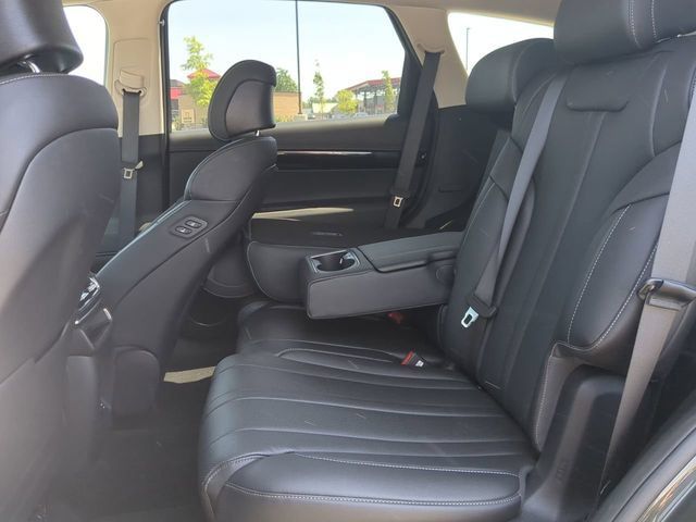 Used 2025 Genesis GV80 2.5T Standard AWD/4WD image 13