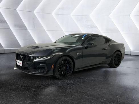Used 2024 Ford Mustang GT Premium RWD image 3