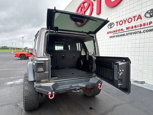 Used 2019 Jeep Wrangler Unlimited Rubicon AWD/4WD image 32