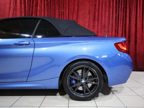 Used 2016 BMW M235i Convertible image 7