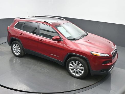 Used 2017 Jeep Cherokee Limited image 44