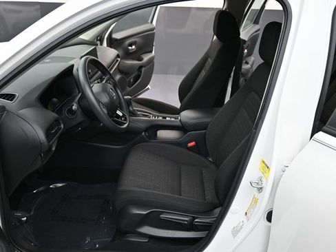 Used 2024 Honda HR-V LX image 11