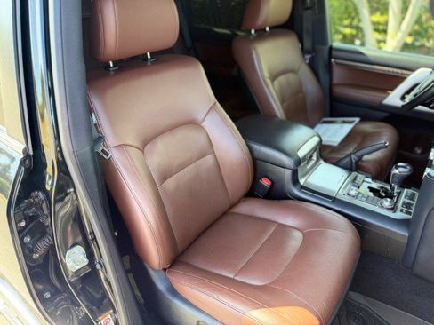 Used 2018 Toyota Land Cruiser w/ Carpet Mat Package AWD/4WD image 34