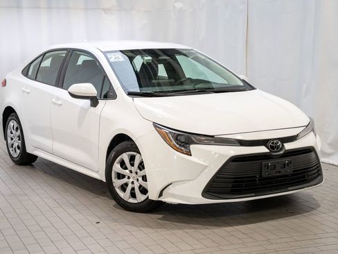 Used 2023 Toyota Corolla LE image 1
