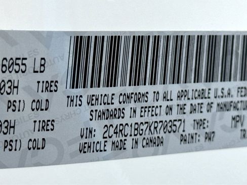 Used 2019 Chrysler Pacifica Touring-L w/ Tire & Wheel Group image 27