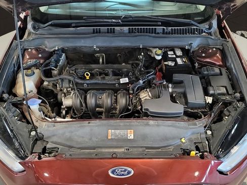 Used 2015 Ford Fusion SE image 31