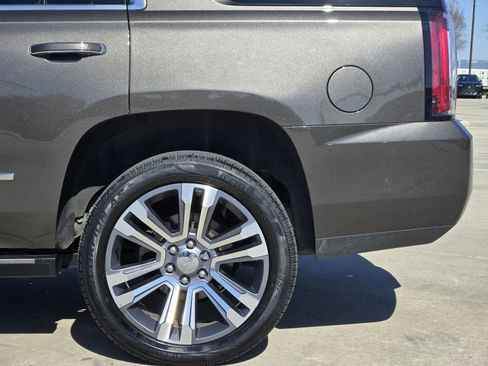 Used 2019 GMC Yukon Denali w/ Denali Ultimate Package image 12