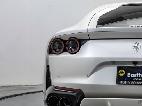 Used 2019 Ferrari 812 Superfast RWD image 17