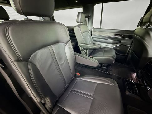 Used 2024 Jeep Wagoneer Series II image 35