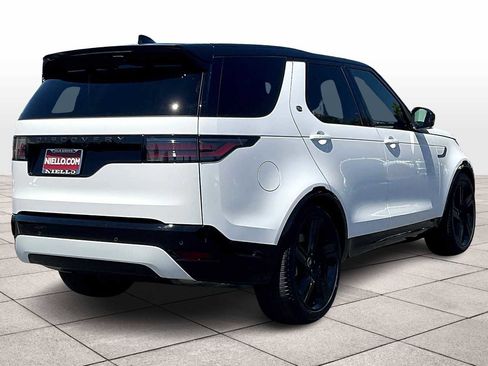 Used 2025 Land Rover Discovery Dynamic SE image 16