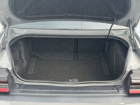 Used 2018 Dodge Challenger SXT RWD image 12