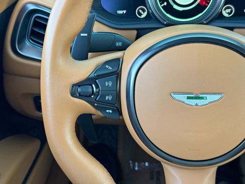 Used 2022 Aston Martin DB11 Coupe image 28