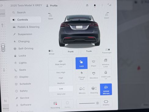 Used 2025 Tesla Model X AWD/4WD image 78