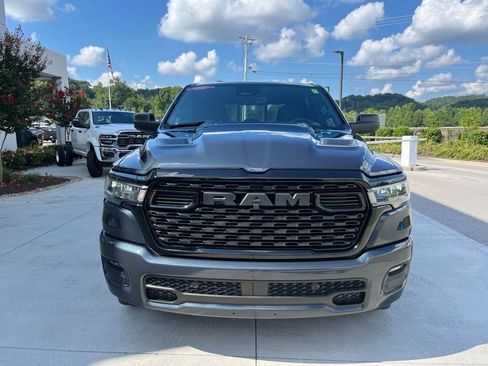 New 2026 RAM 1500 Express AWD/4WD image 32