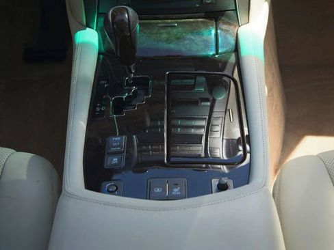 Used 2007 Lexus LS 460 RWD image 23