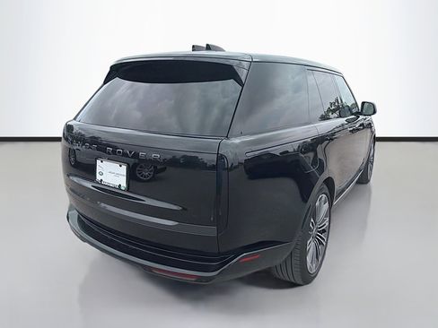 Used 2025 Land Rover Range Rover SE image 5