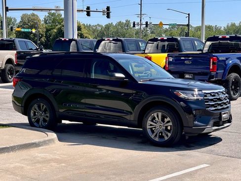 New 2026 Ford Explorer Active w/ Active Comfort Package AWD/4WD image 7