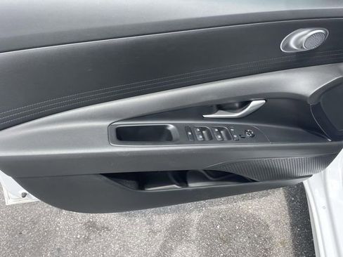 Used 2024 Hyundai Elantra SE FWD image 15