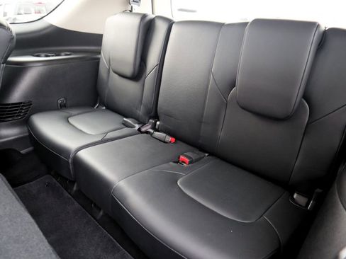 Used 2024 Nissan Armada SL image 10