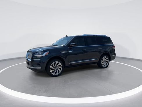 Used 2022 Lincoln Navigator Reserve RWD image 3