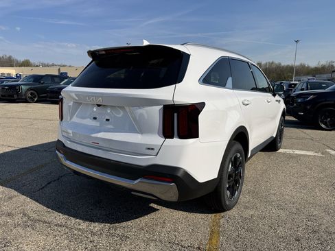 New 2026 Kia Sorento S AWD/4WD image 3
