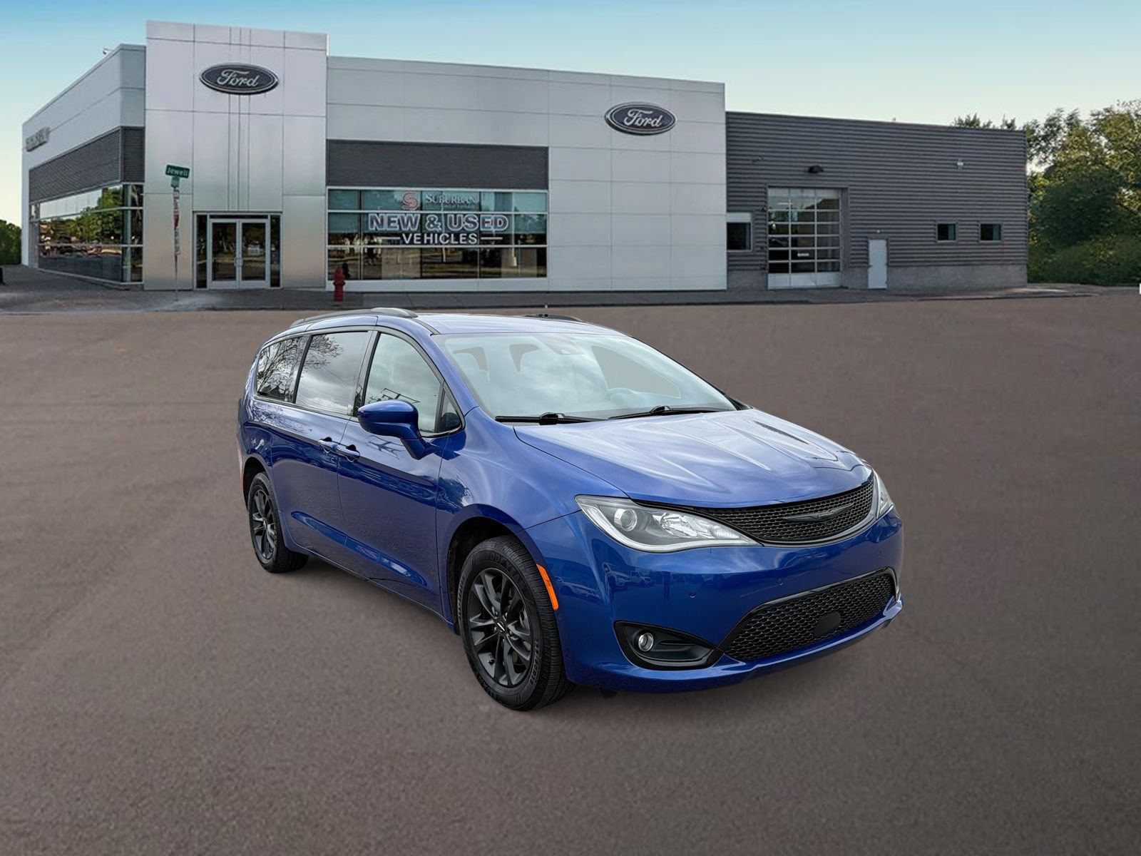 Used 2020 Chrysler Pacifica Touring-L AWD/4WD image 2