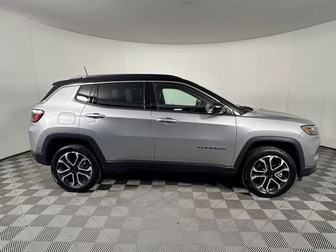 Used 2023 Jeep Compass Limited w/ Sun and Sound Group AWD/4WD image 8