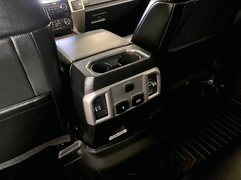 Used 2019 Ford F250 Lariat w/ Lariat Ultimate Package AWD/4WD image 28