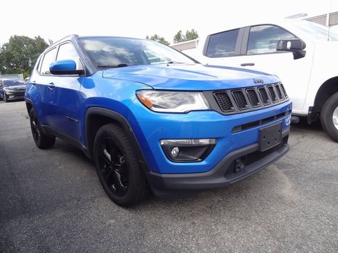 Used 2019 Jeep Compass Altitude image 1