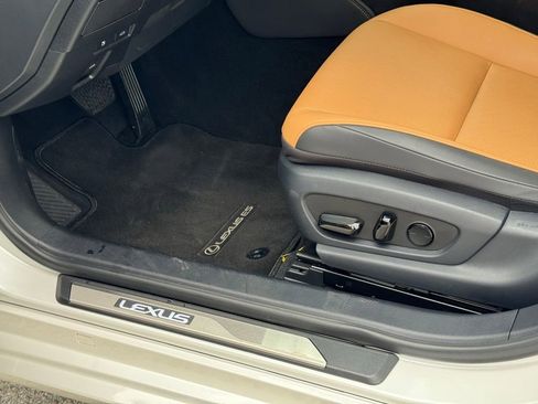 Certified 2024 Lexus ES 350 w/ Premium Package image 22