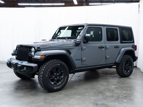 Used 2023 Jeep Wrangler Unlimited w/ Cold Weather Group AWD/4WD image 3