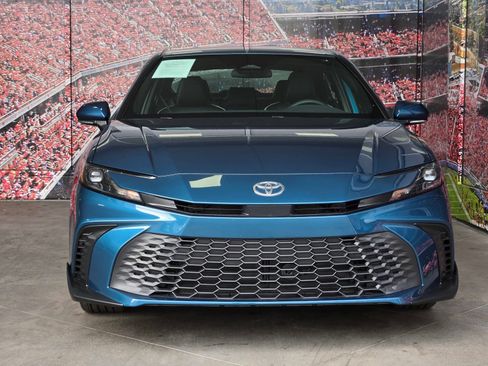 Certified 2026 Toyota Camry SE FWD image 3