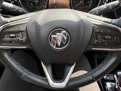 Used 2020 Buick Encore GX Essence w/ Experience Buick Package FWD image 18