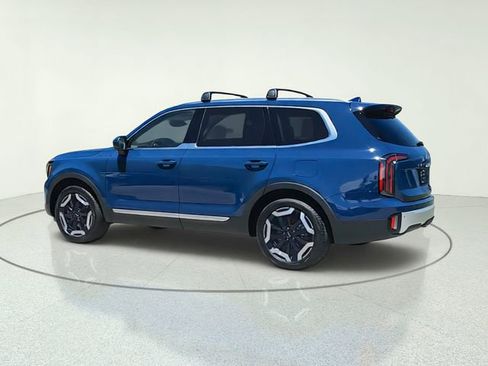 Certified 2024 Kia Telluride EX w/ EX Captain's Chair Package FWD image 3