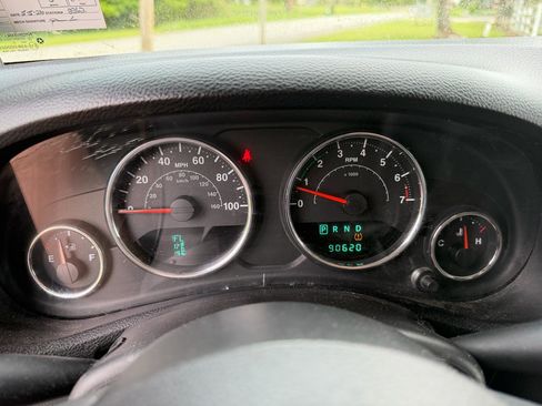 Used 2014 Jeep Wrangler Unlimited Sport w/ Quick Order Package 24S AWD/4WD image 21