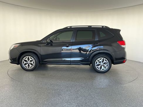 Used 2024 Subaru Forester Premium AWD/4WD image 7