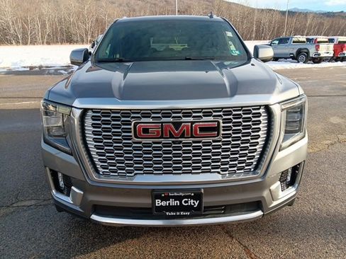 Used 2022 GMC Yukon Denali w/ Denali Premium Package image 2