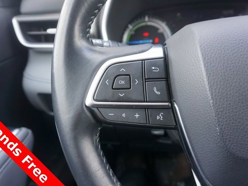 Used 2021 Toyota Highlander XLE image 4