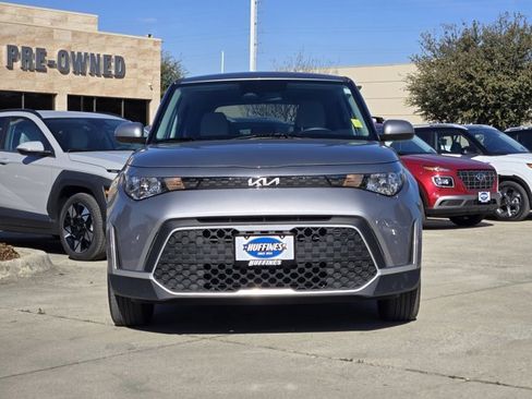 Certified 2025 Kia Soul LX image 2