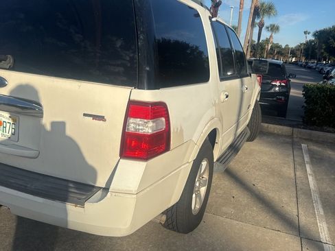 Used 2008 Ford Expedition XLT image 17